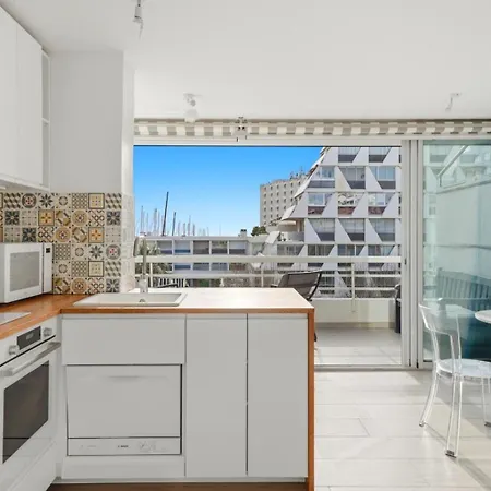 Apartment L'in & Out - La Avec Piscine En Plein Centre A Motte