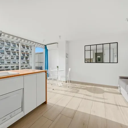 Apartment L'in & Out - La Avec Piscine En Plein Centre A Motte *